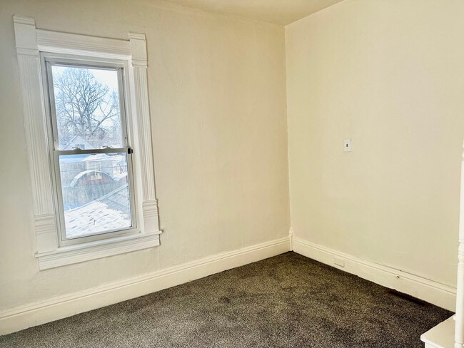 Photo - 647 W Lexington Ave Unit 3