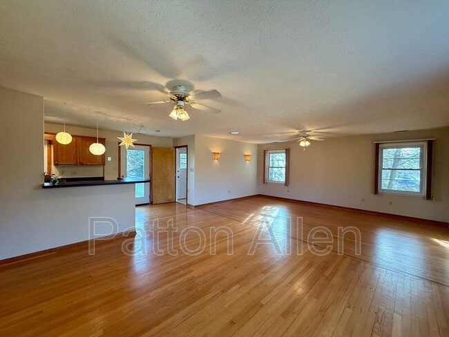 Photo - 74 Oakdale Dr