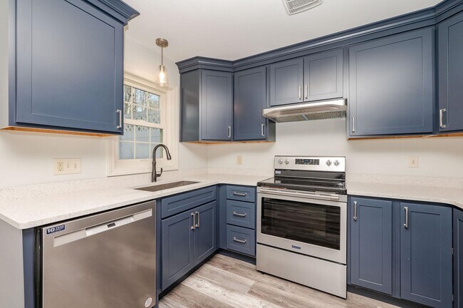 Photo - 75 Woodland Green