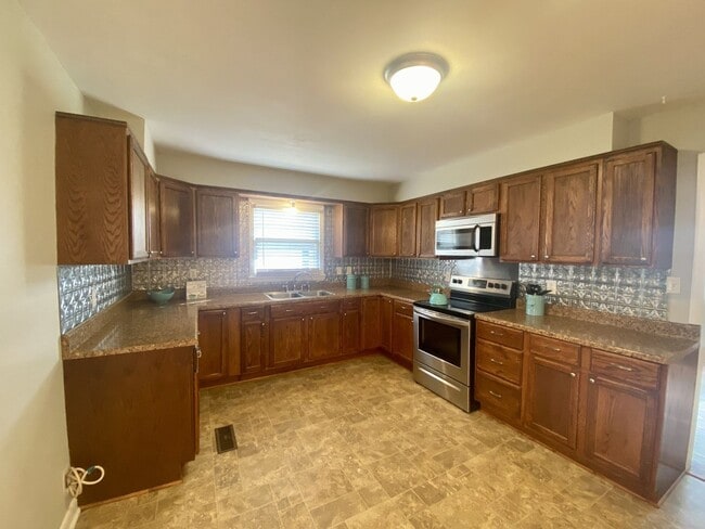 Photo - Cozy Two Bedroom in the Heart of Adairville