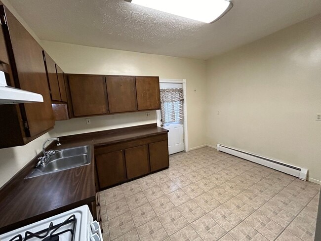 Photo - 121 Chestnut St Unidad 121 Chestnut St DOWN