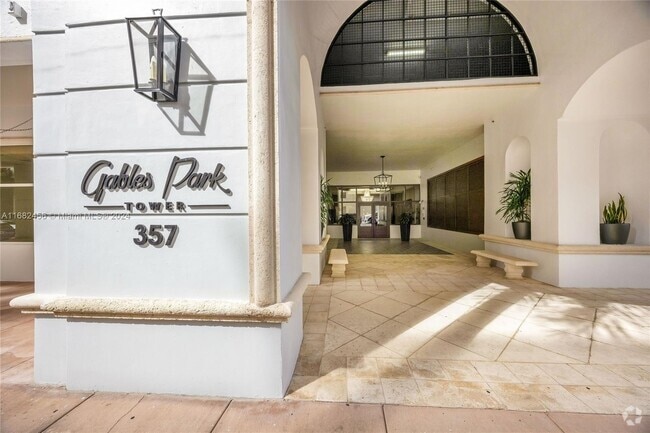 Building Photo - 357 Almeria Ave Unit Gables Park Condo