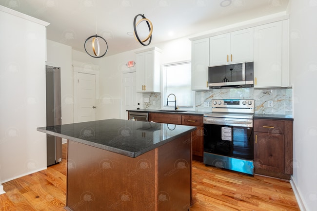 Photo - 3123 Woodland Ave Unit Whole Home