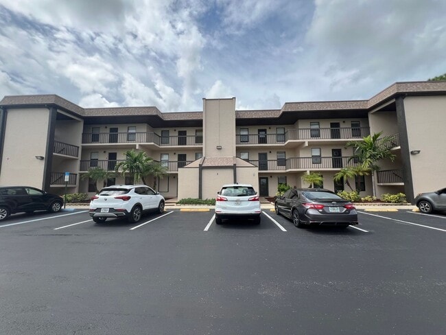 Building Photo - Seasonal 2/2 condo at Sandhill Pines Unit 13B