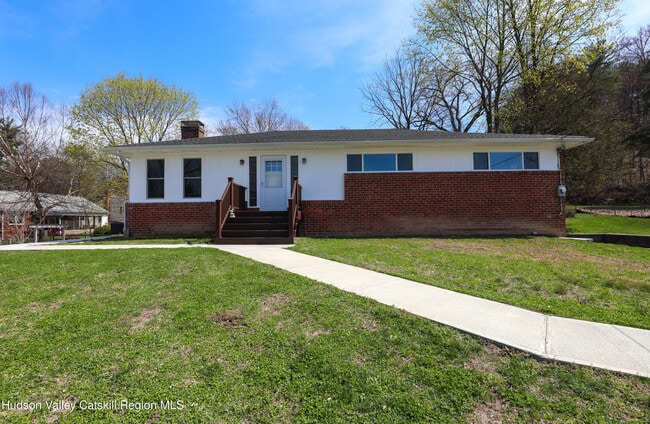 Building Photo - 111 Zandhoek Rd