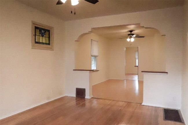 Photo - 6418 Hoffman Ave