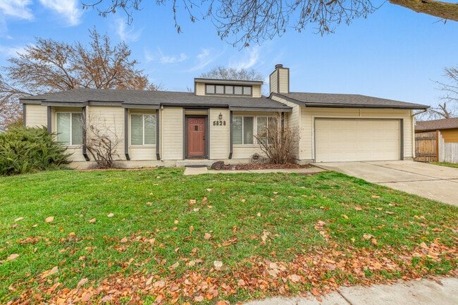 Building Photo - 5828 W Filly St