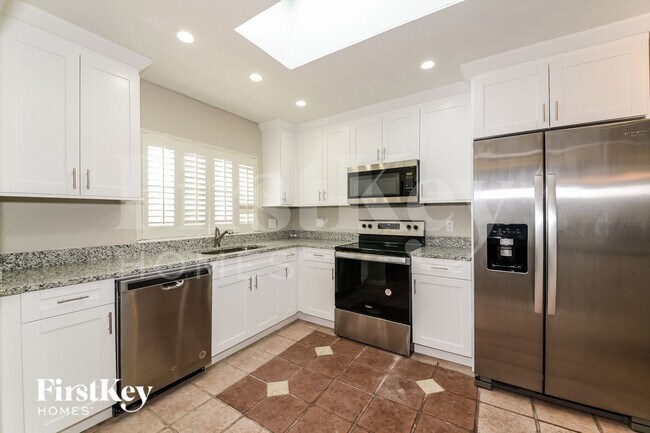 Photo - 20340 Gentry Ave