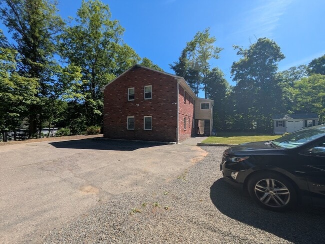 Building Photo - 1 Skokorat St Unit 2b