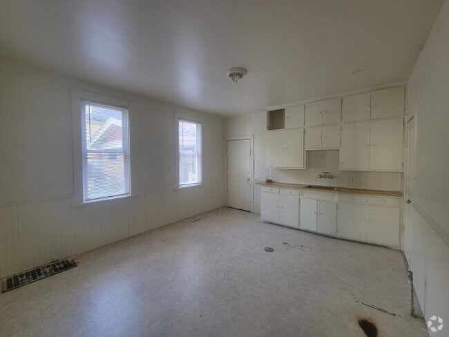 Building Photo - "2-Bedroom —2235 South 20th Street!" Rental