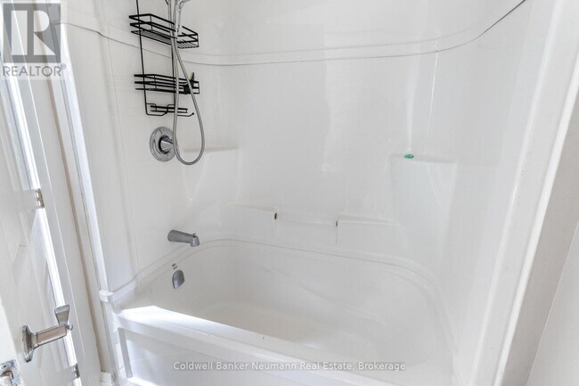 Photo - 56 Yarmouth St Unité B