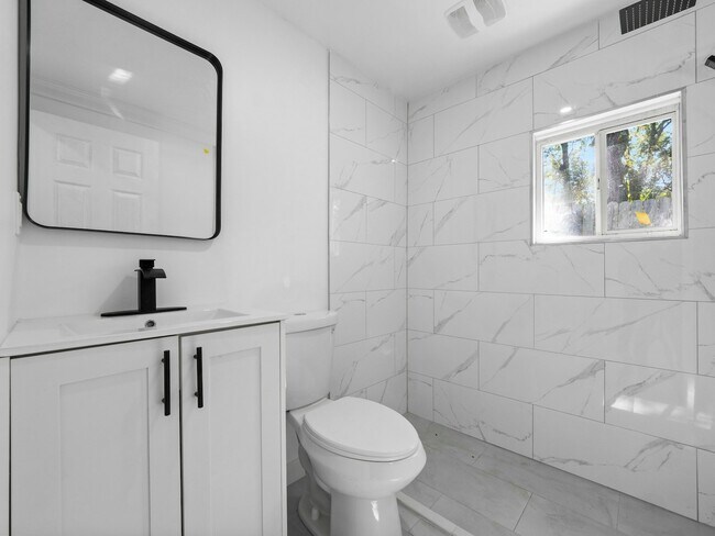 Photo - 2500 Marlboro St Unidad C-1