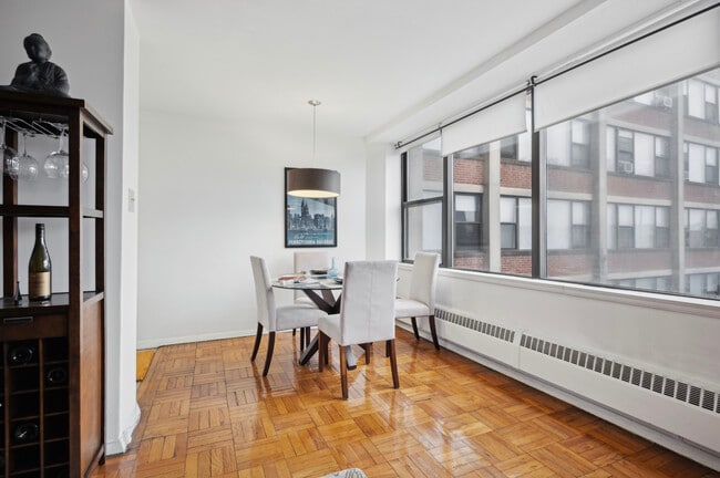 Apartments@1220