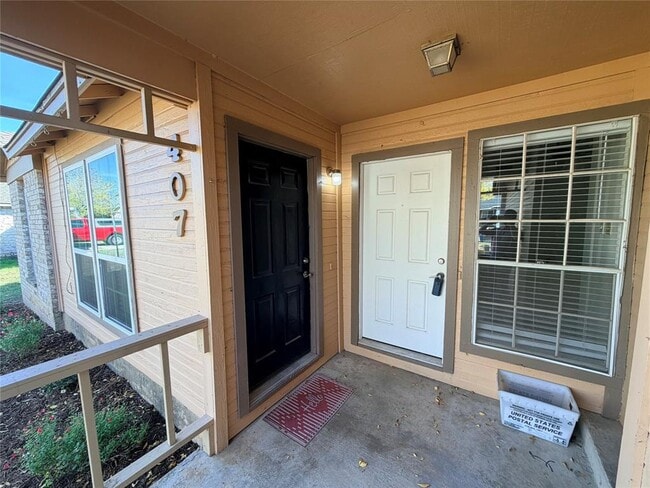 Photo - 405 Burlwood Ct