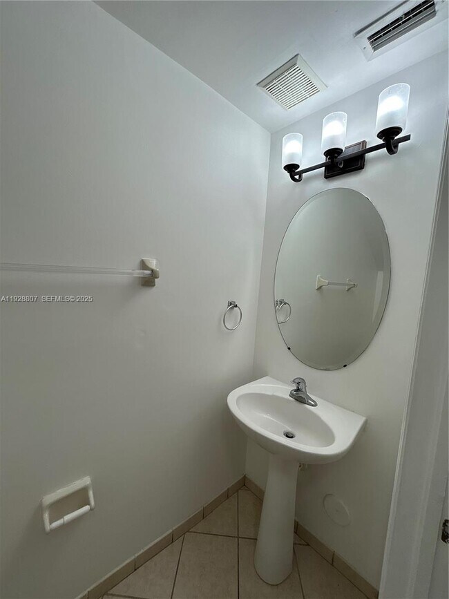 Photo - 230 SE 29th Ave