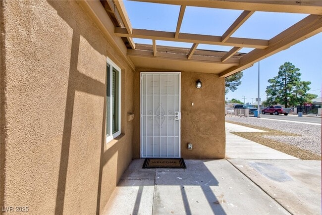 Building Photo - 4218 Fulton Pl