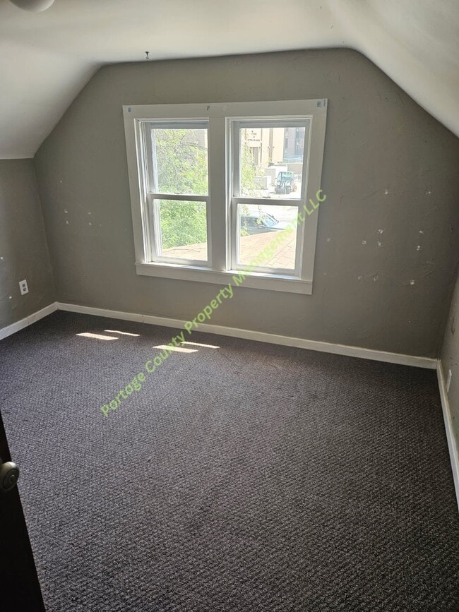 Building Photo - 748 Isadore St