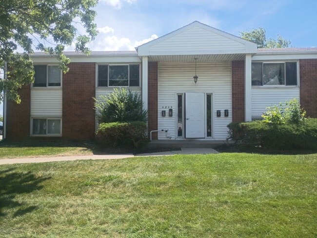 Building Photo - 4806 Northcrest Dr Unit C