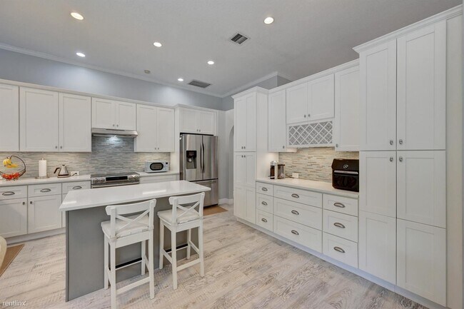 Photo - 5 br, 3 bath House - 6217 NW 102nd Way