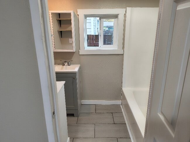 Photo - 9035 SE Division St Unit Apt 4