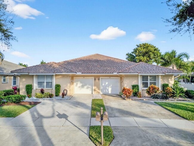 Building Photo - 233 W Coral Trace Cir