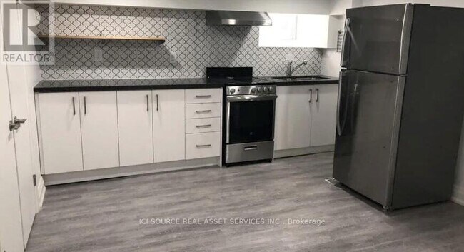 Photo - 179 Markham St