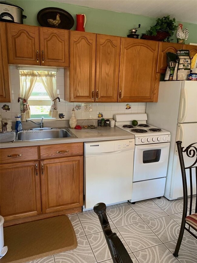 Building Photo - 1916 Coolidge St Unit 1