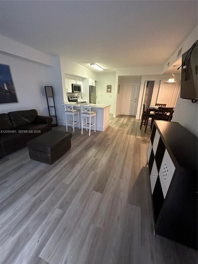5085 NW 7th St Unit 410