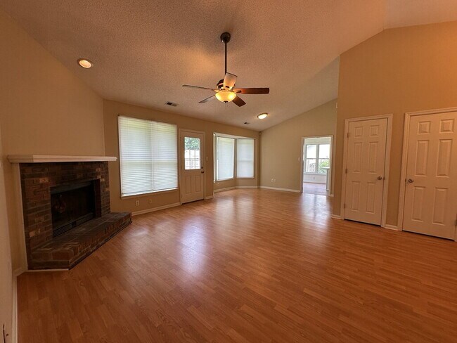 Photo - 237 Baytree Dr Apartment