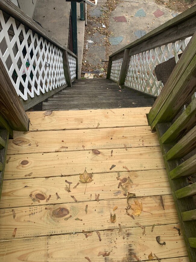 2nd Floor 1 Bedroom ApartmentWest End of House Rental in York