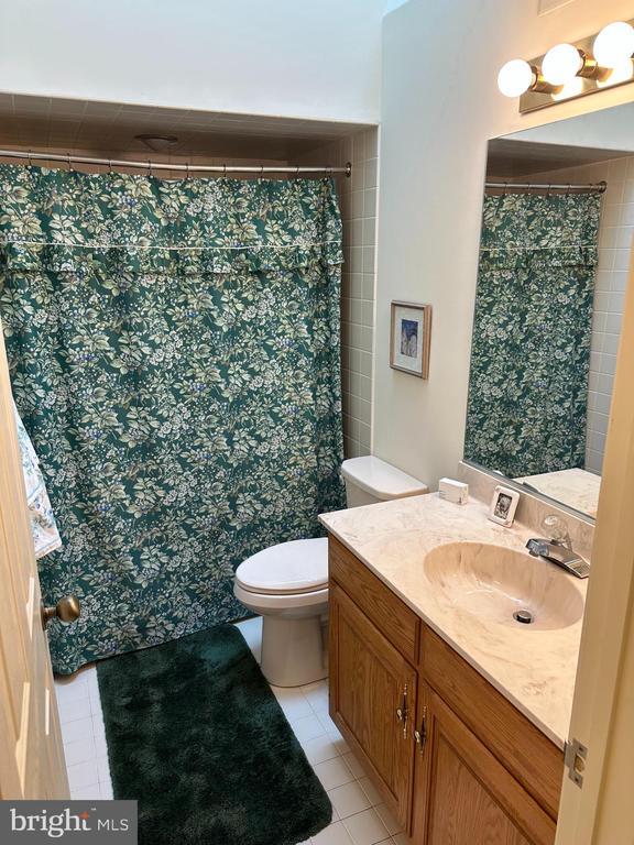 Photo - 864 Jefferson Way