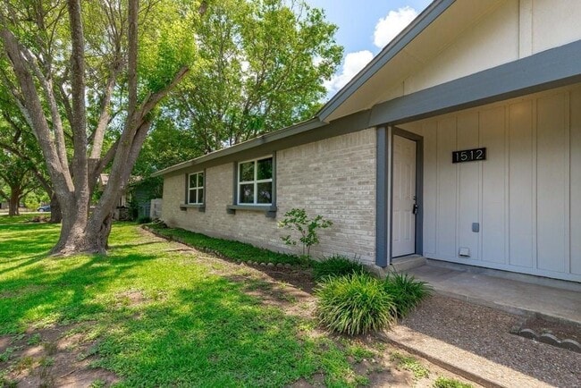 Photo - 1512 Luray Dr