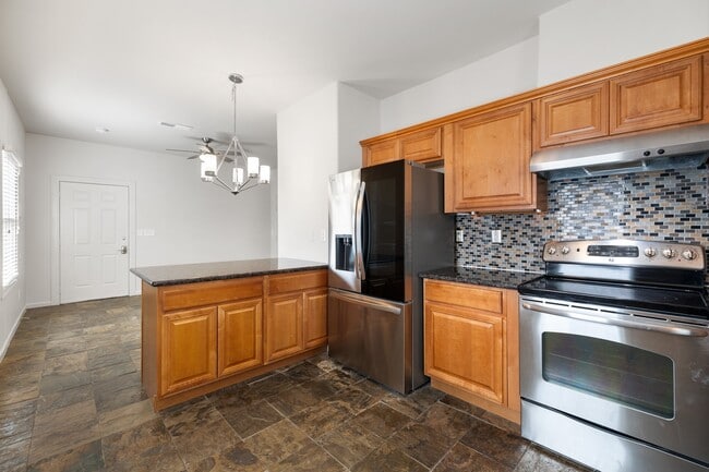 Photo - 631 Cortlandt St