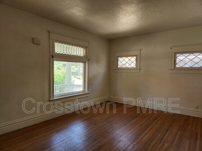 Photo - 1718 8th Ave