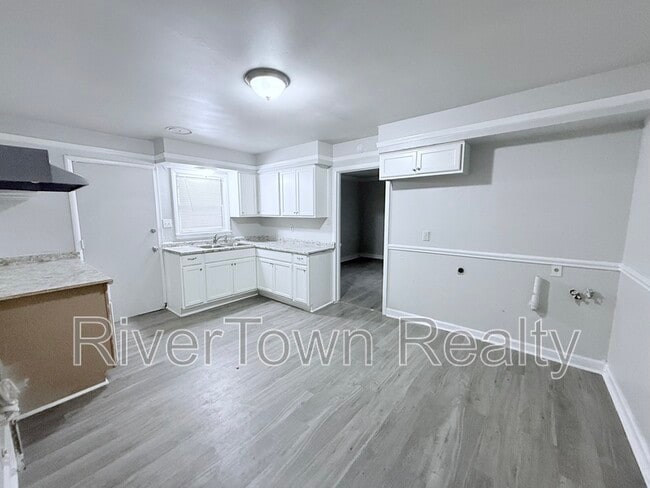 Photo - 727 E Raines Rd