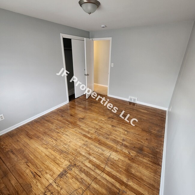 4818 E 86th St Unit Upstairs