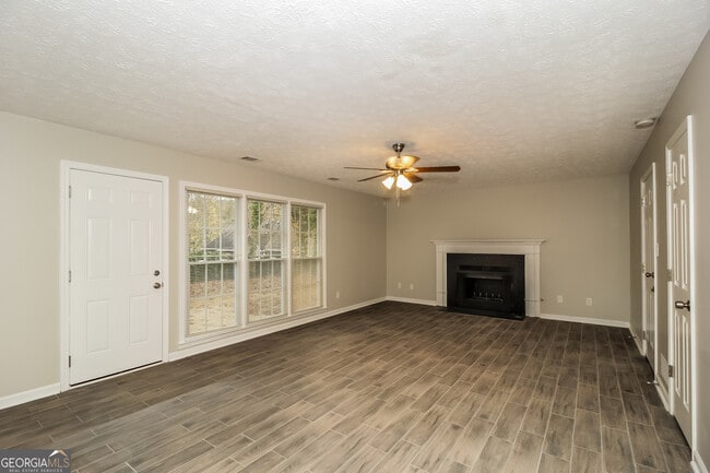 Photo - 2079 Winsburg Dr