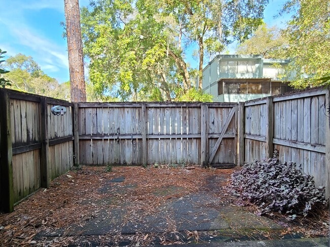 Photo - 701 SW 75th St