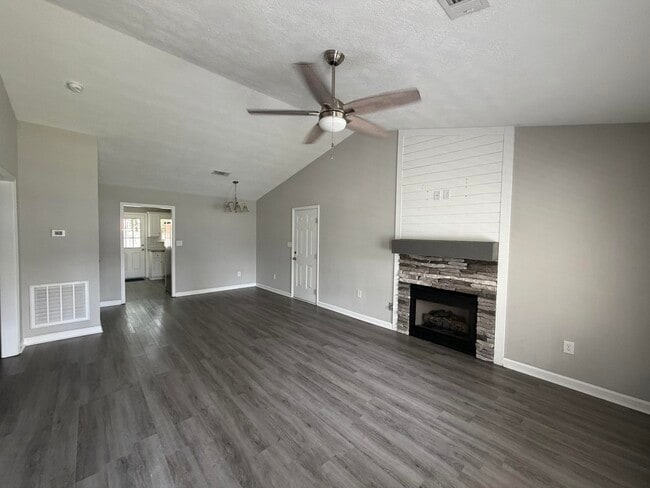 Photo - 219 Long Creek Dr