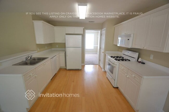 Photo - 935 Oak Bluff Ct