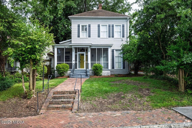 Building Photo - 926 Rose Park Rental