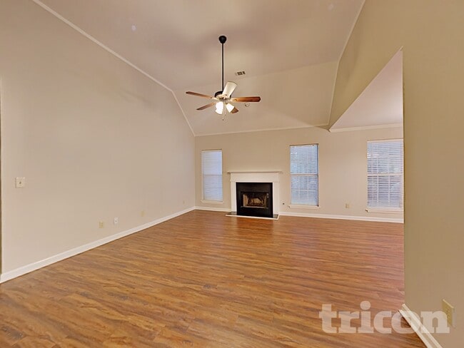 Photo - 555 Horseshoe Cir