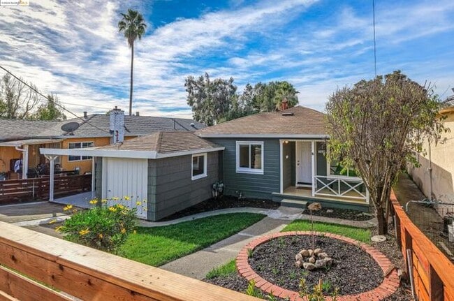 Building Photo - 24639 Leona Dr