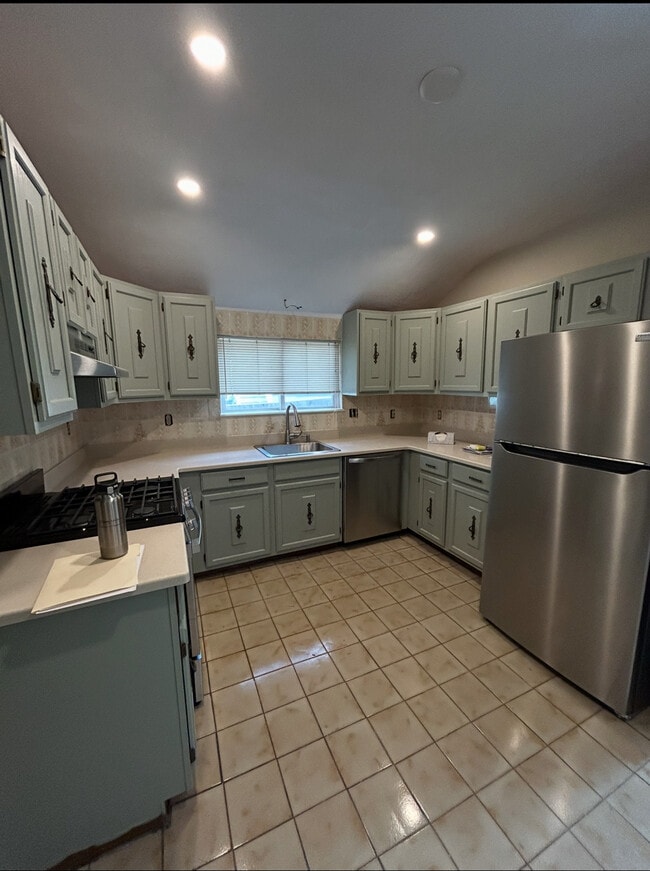 Photo - 11 Vinal Ave Townhome