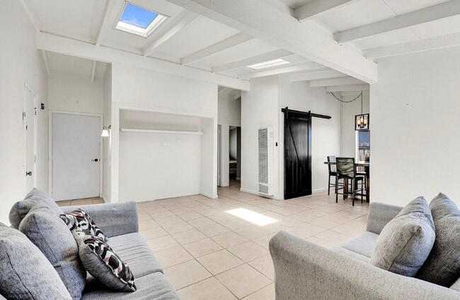 Photo - 920 Raintree Pl