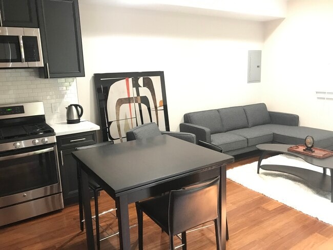 Photo - 1716 Rose St