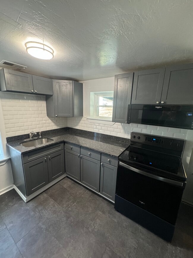 Photo - 1272 Union St Unit 1272 rear