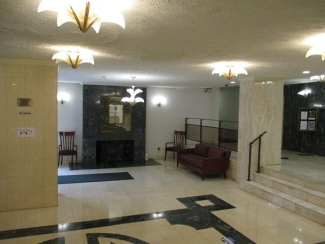 Photo - Spacious 1BR! Utilities Included! Rosslyn ...