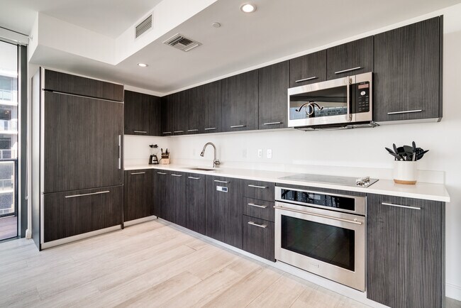 Photo - 45 SW 9th St Unidad # 2306
