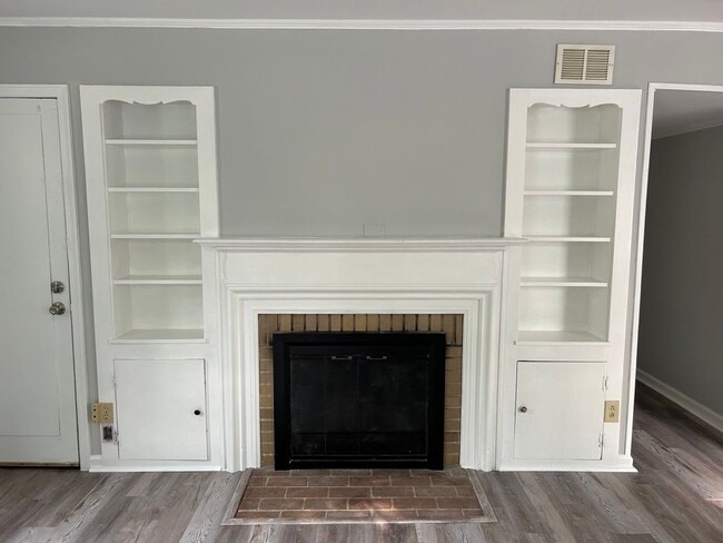 Building Photo - 66 Tunis Ave Unit 66 Tunis Ave 1st Floor